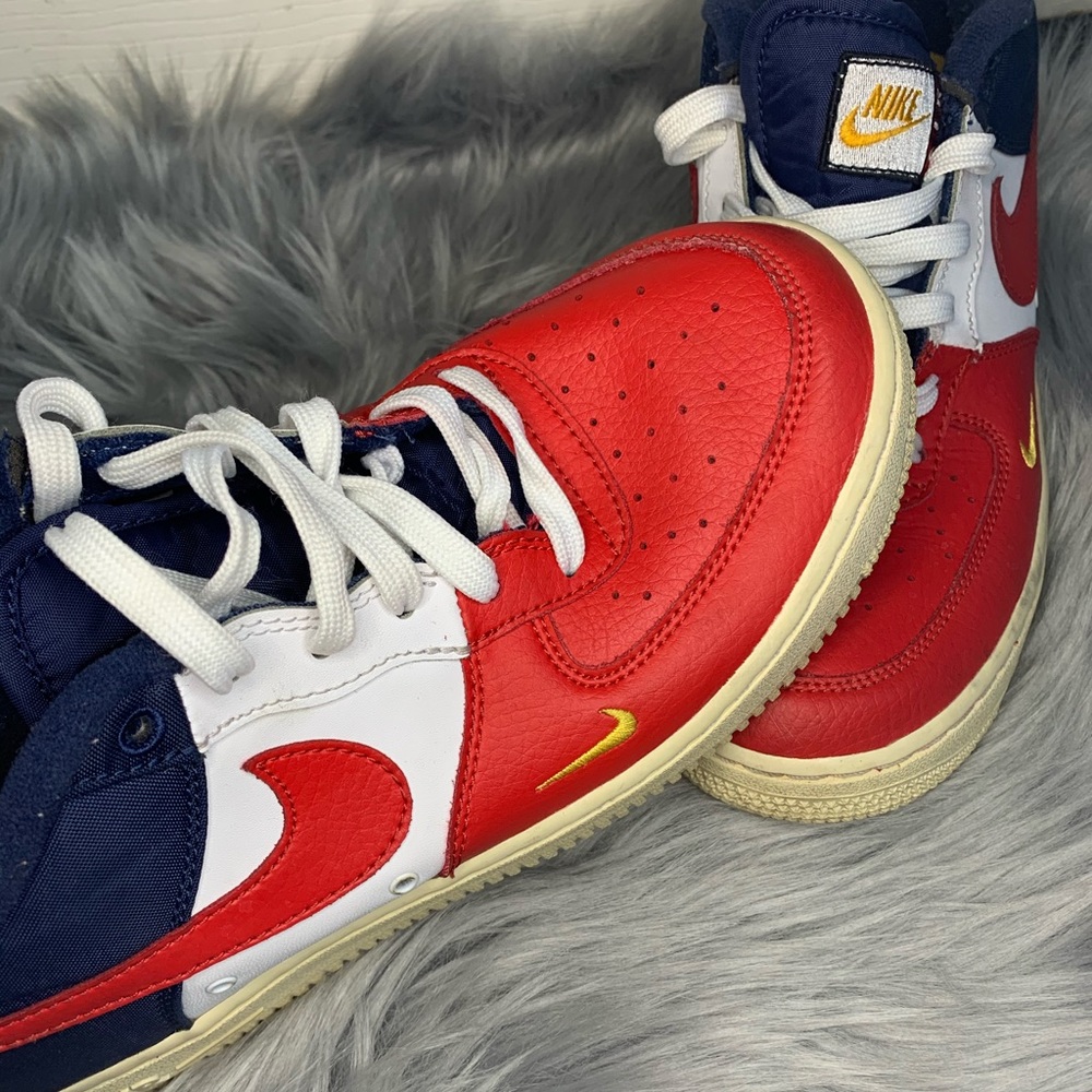 Nike Air Force 1 mini swoosh